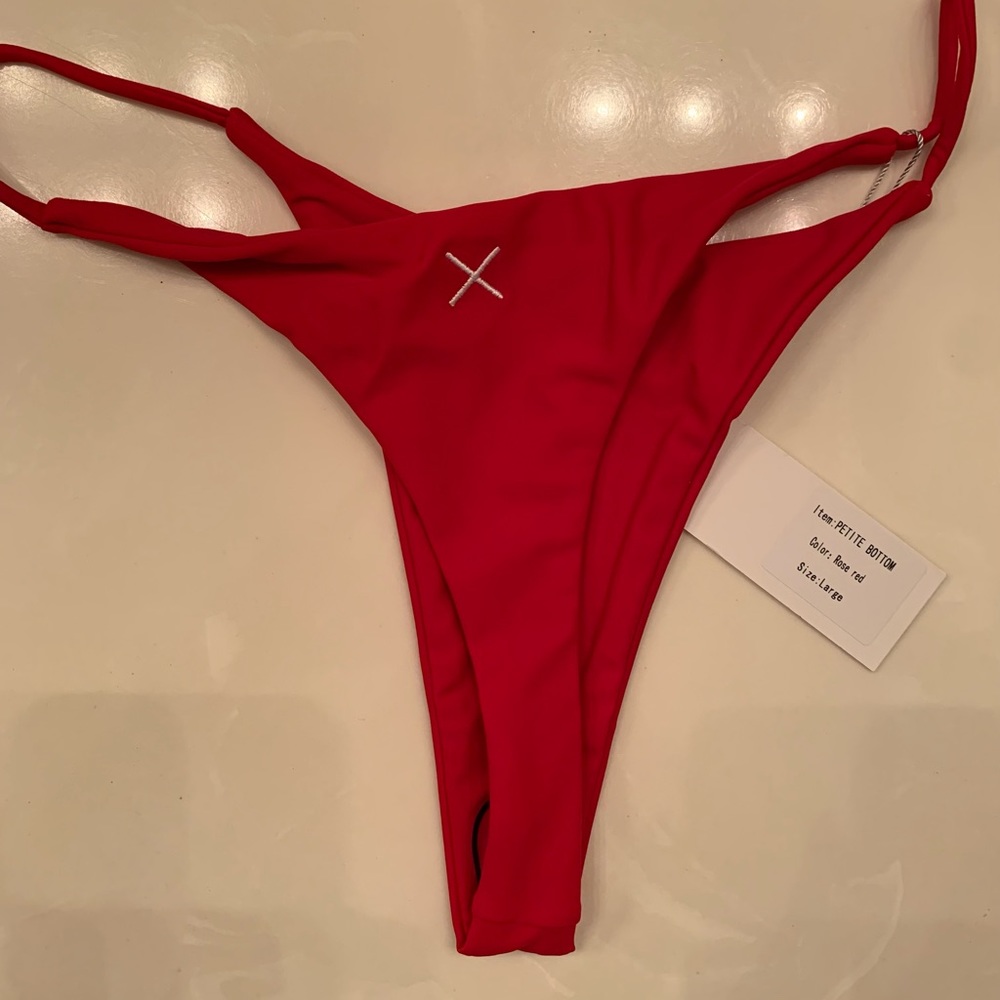 Petite boutine la bottoms